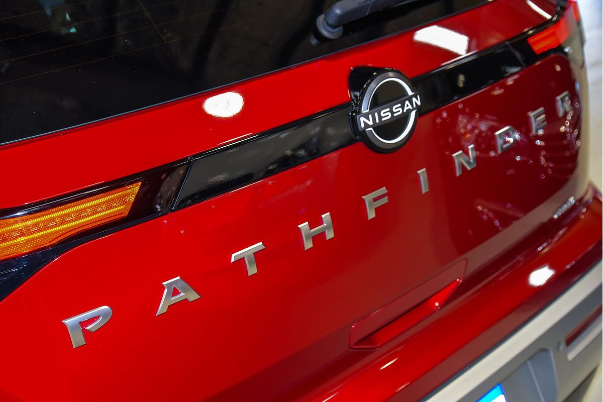 2023 Nissan Pathfinder Ti-L R53
