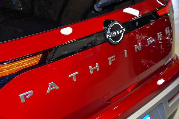 2023 Nissan Pathfinder Ti-L R53