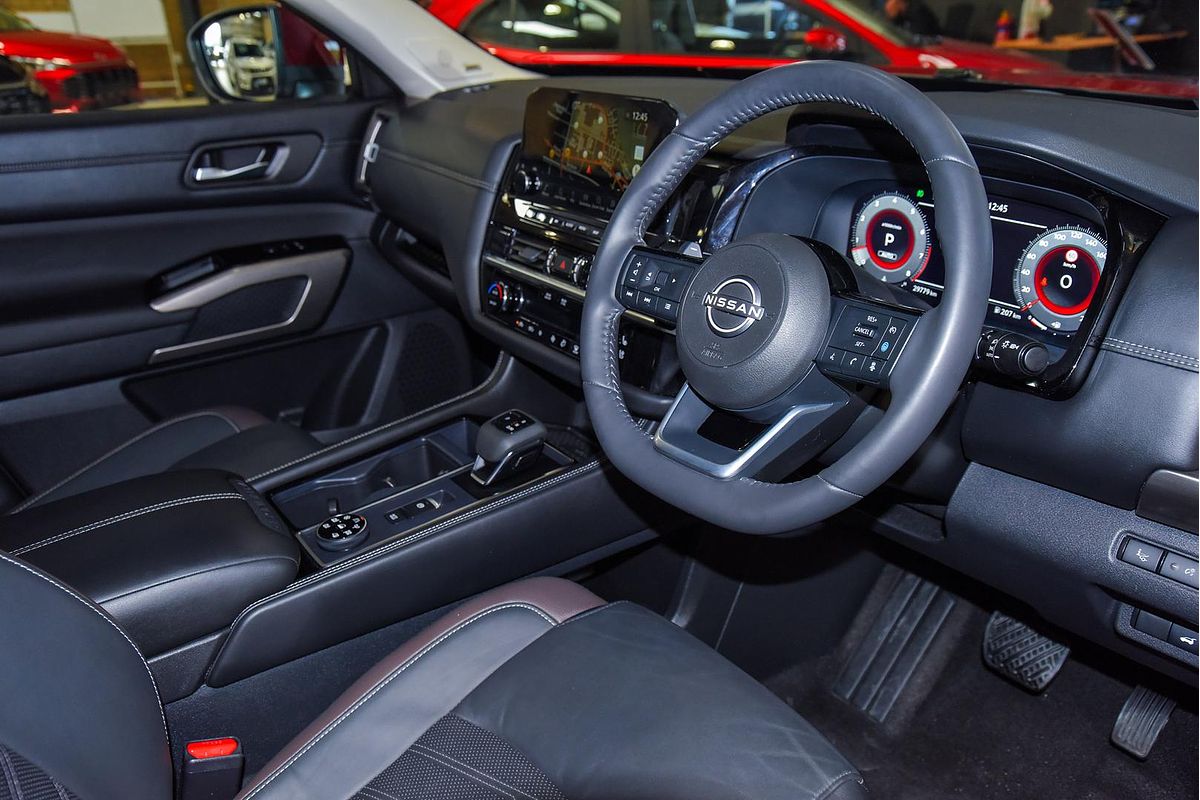 2023 Nissan Pathfinder Ti-L R53