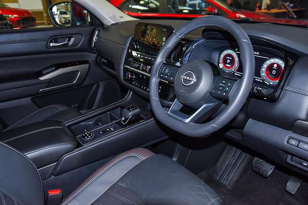 2023 Nissan Pathfinder Ti-L R53