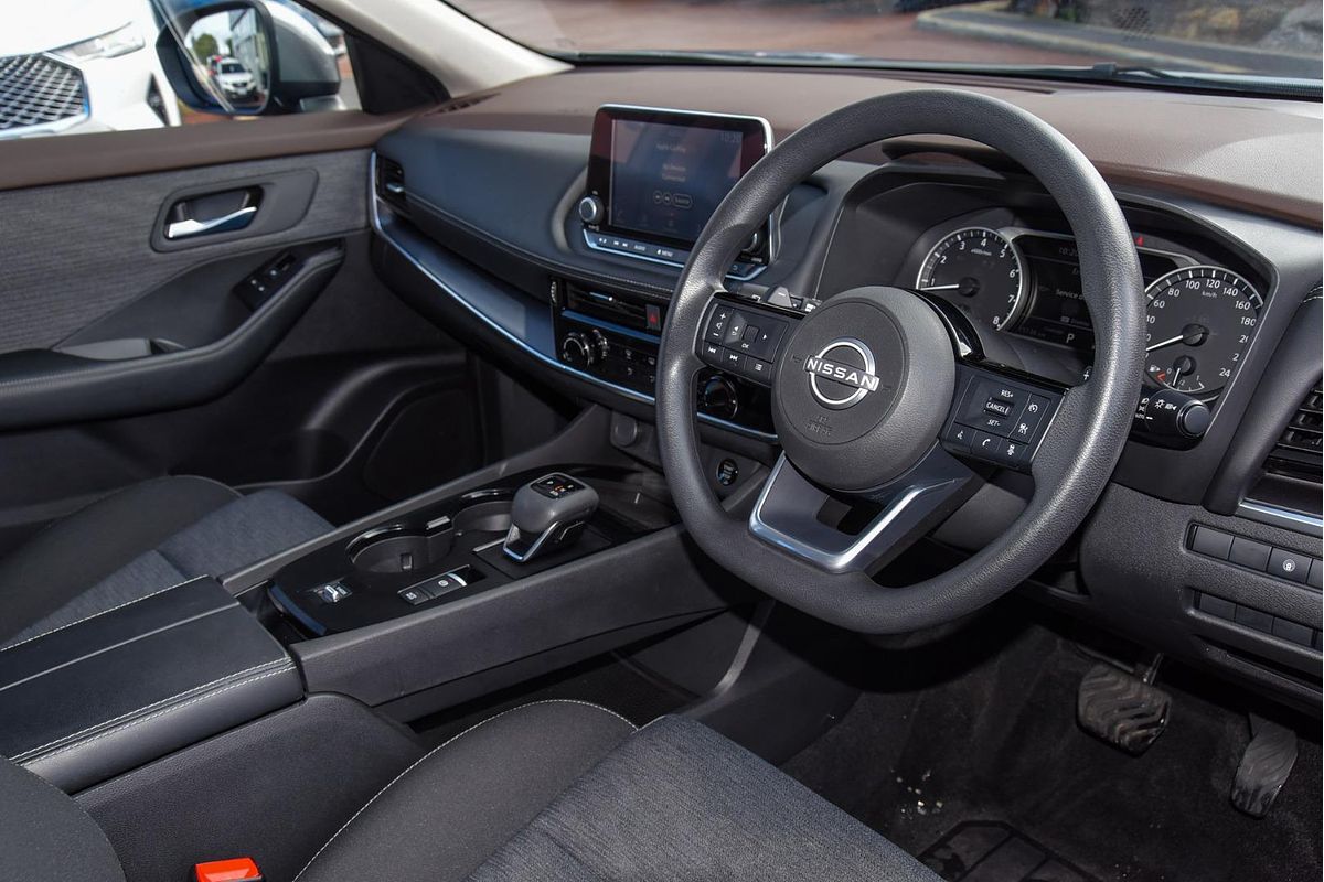 2024 Nissan X-TRAIL ST T33