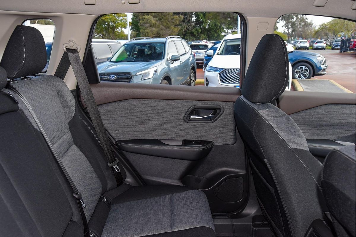 2024 Nissan X-TRAIL ST T33
