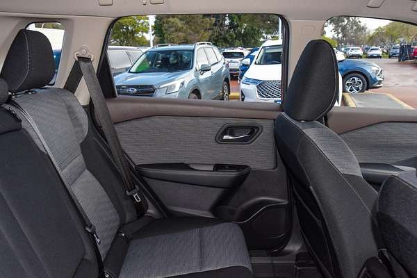 2024 Nissan X-TRAIL ST T33