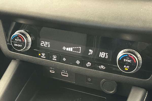 2023 Mitsubishi Outlander LS ZM