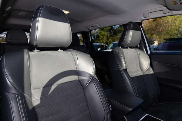 2023 Mitsubishi Outlander Aspire ZM