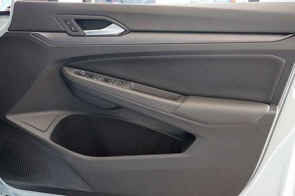 2025 Volkswagen Golf 110TSI R-Line 8.5