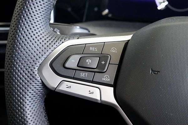 2025 Volkswagen Golf 110TSI R-Line 8.5