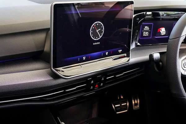 2025 Volkswagen Golf 110TSI R-Line 8.5