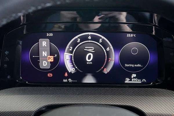 2025 Volkswagen Golf 110TSI R-Line 8.5