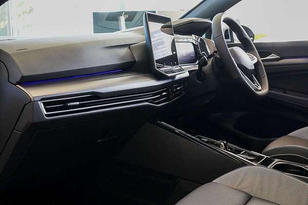 2025 Volkswagen Golf 110TSI R-Line 8.5