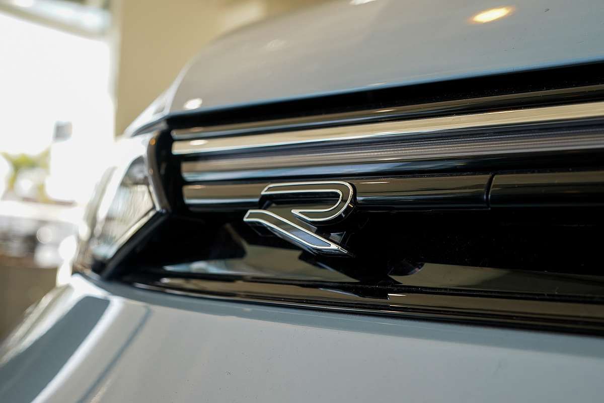 2025 Volkswagen Golf 110TSI R-Line 8.5