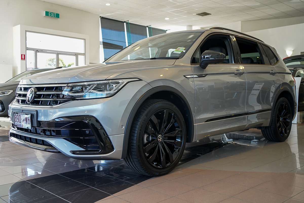 2024 Volkswagen Tiguan Wolfsburg Edition Allspace 5N