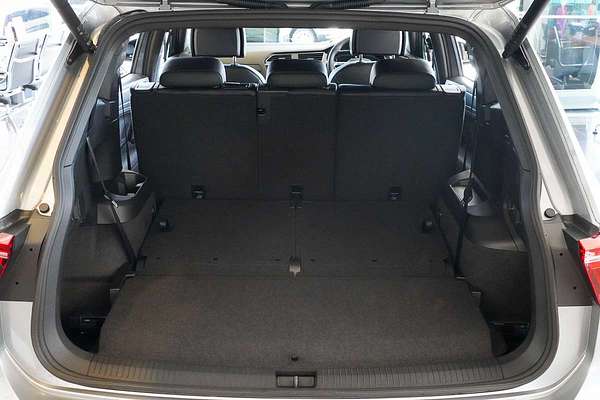 2024 Volkswagen Tiguan Wolfsburg Edition Allspace 5N
