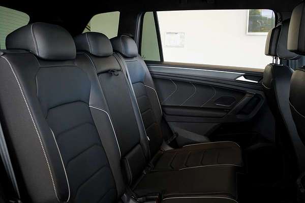 2024 Volkswagen Tiguan Wolfsburg Edition Allspace 5N