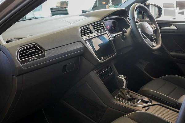 2024 Volkswagen Tiguan Wolfsburg Edition Allspace 5N