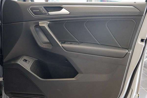 2024 Volkswagen Tiguan Wolfsburg Edition Allspace 5N