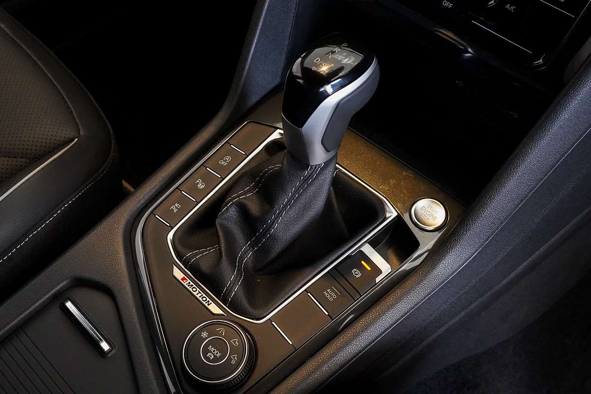 2024 Volkswagen Tiguan Wolfsburg Edition Allspace 5N