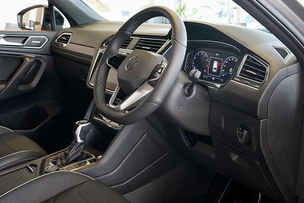 2024 Volkswagen Tiguan Wolfsburg Edition Allspace 5N