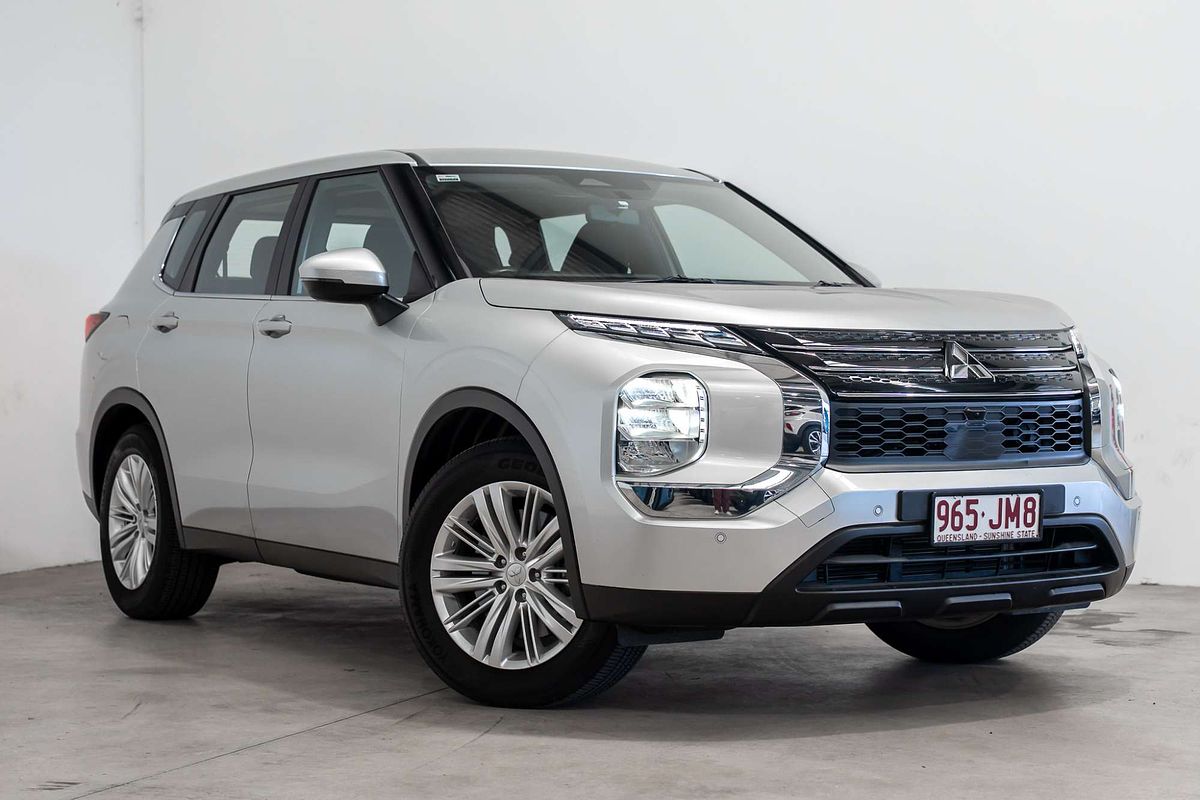 2023 Mitsubishi Outlander ES ZM