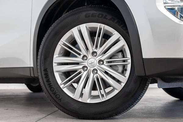 2023 Mitsubishi Outlander ES ZM