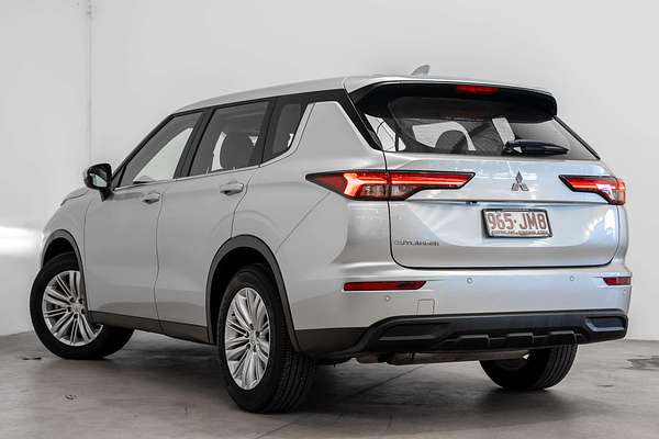 2023 Mitsubishi Outlander ES ZM