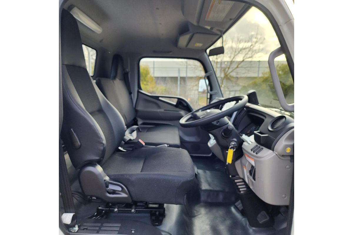2025 Fuso Canter 515 Wide
