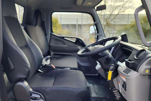 2025 Fuso Canter 515 Wide