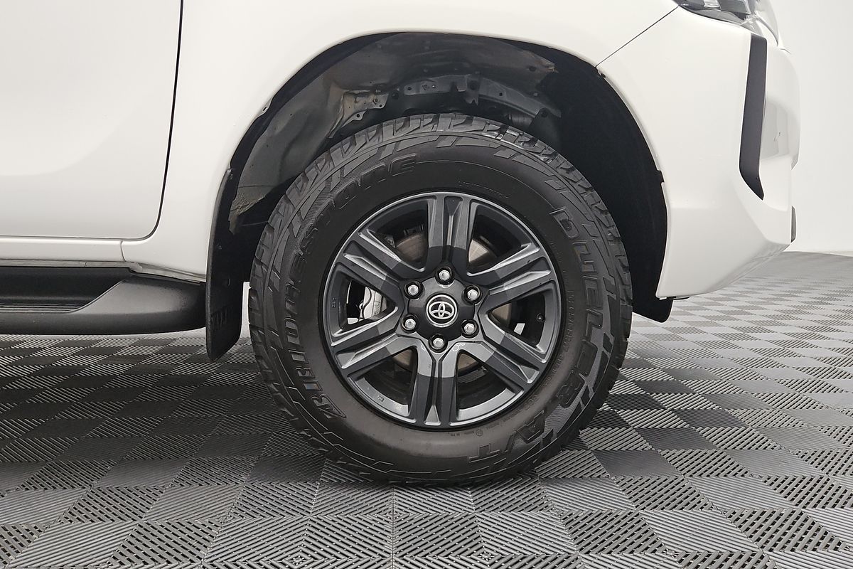 2024 Toyota Hilux SR GUN126R 4X4