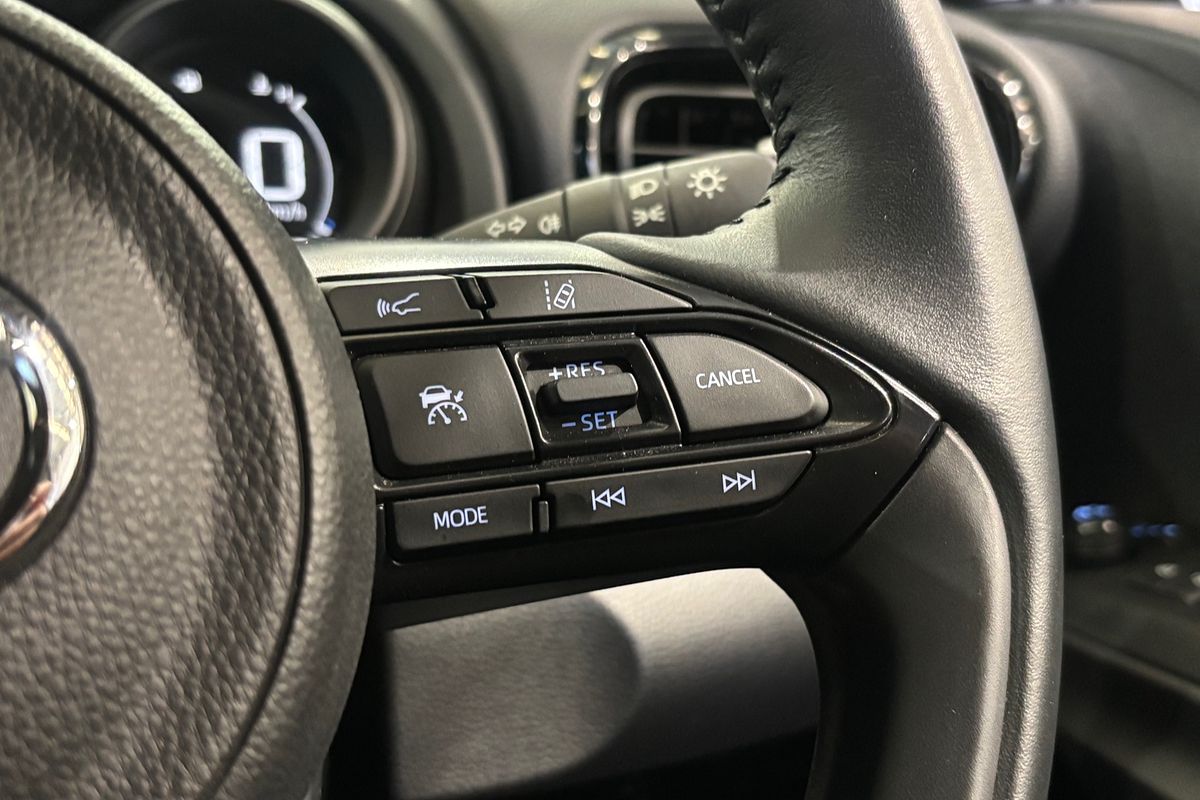 2022 Toyota Yaris SX Hybrid MXPH10R