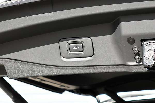 2025 Isuzu MU-X LS-U