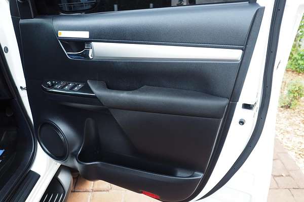 2022 Toyota Hilux SR5 GUN126R 4X4