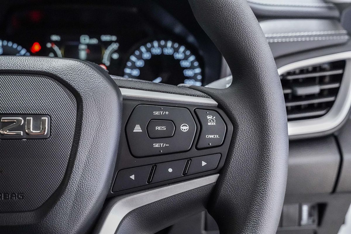 2025 Isuzu MU-X LS-M