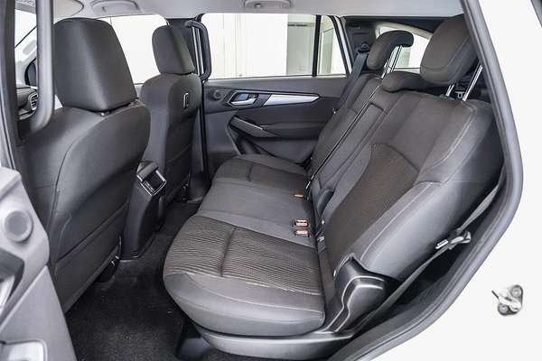 2025 Isuzu MU-X LS-M