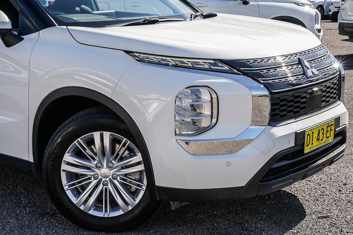 2024 Mitsubishi Outlander ES ZM