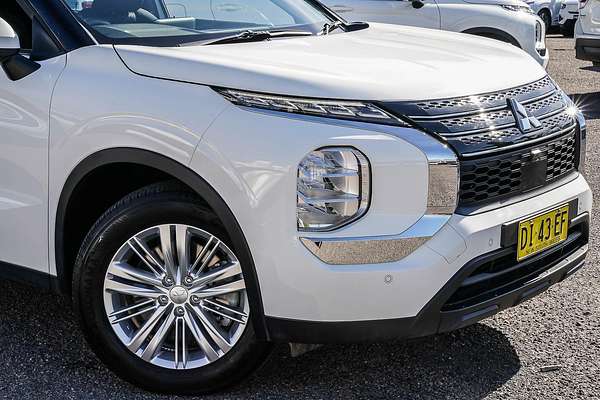 2024 Mitsubishi Outlander ES ZM