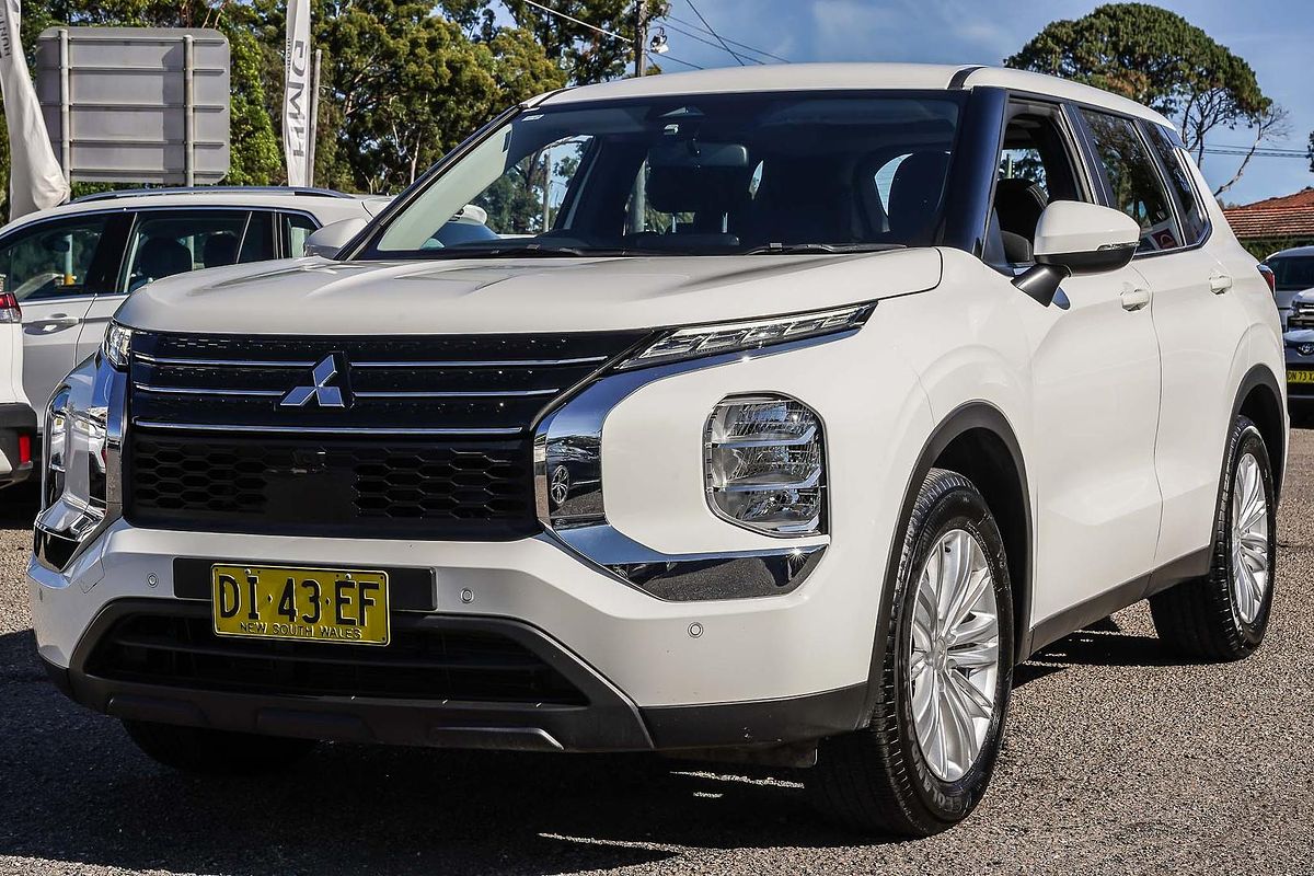2024 Mitsubishi Outlander ES ZM