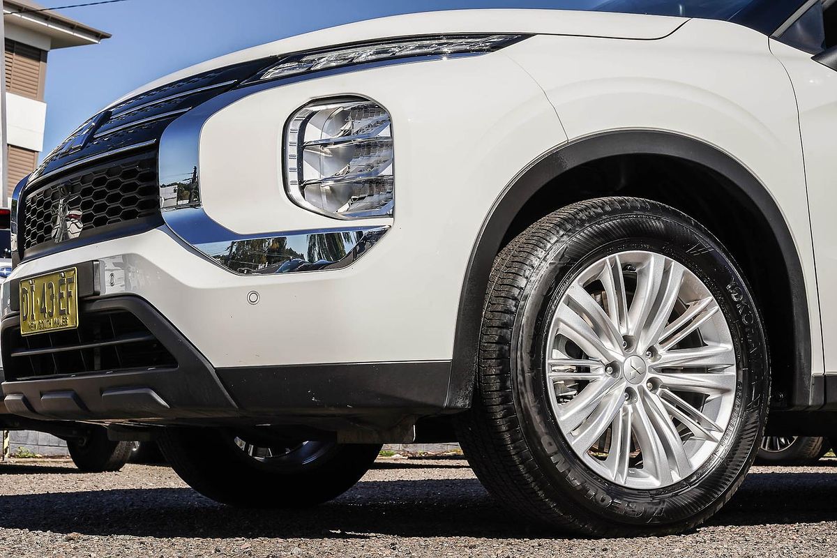 2024 Mitsubishi Outlander ES ZM