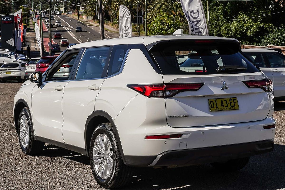 2024 Mitsubishi Outlander ES ZM
