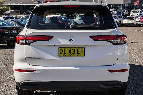 2024 Mitsubishi Outlander ES ZM