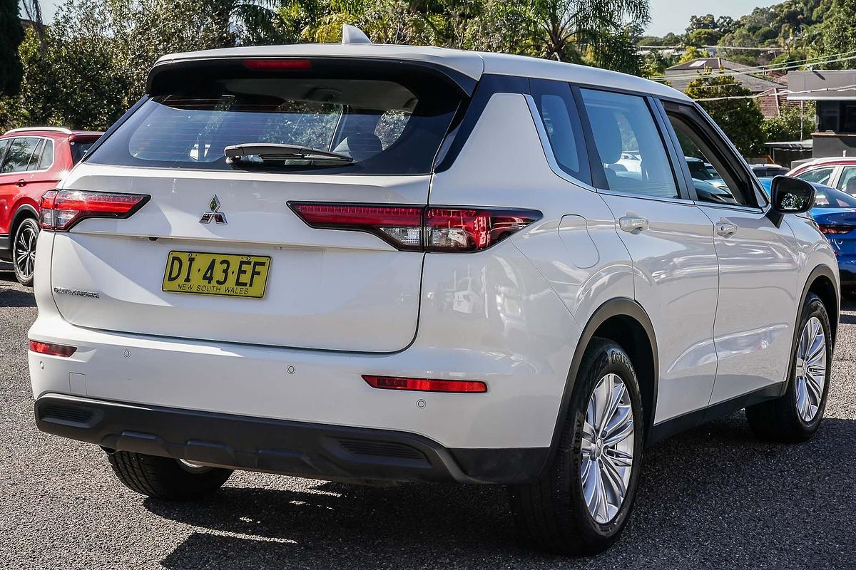 2024 Mitsubishi Outlander ES ZM