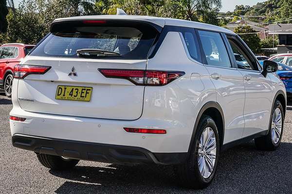 2024 Mitsubishi Outlander ES ZM
