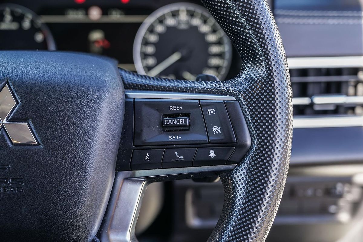 2024 Mitsubishi Outlander ES ZM