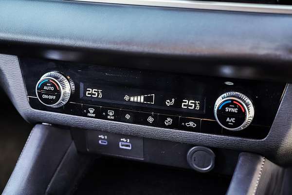 2024 Mitsubishi Outlander ES ZM