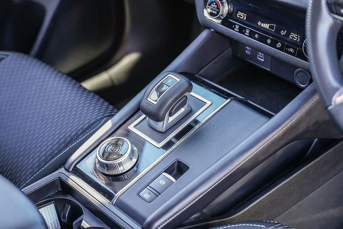 2024 Mitsubishi Outlander ES ZM