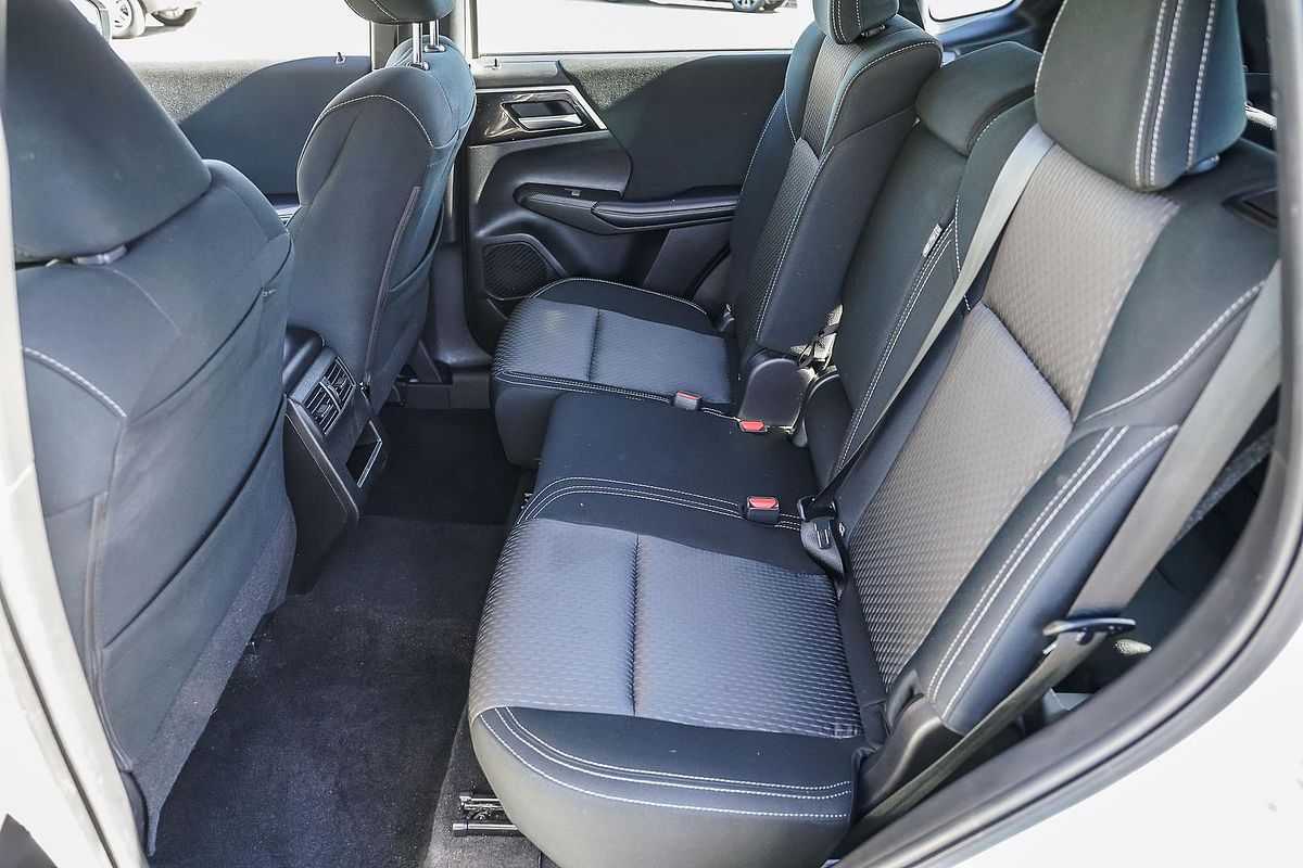 2024 Mitsubishi Outlander ES ZM