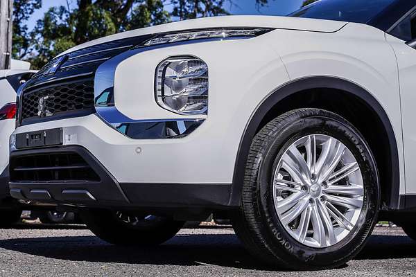 2024 Mitsubishi Outlander ES ZM