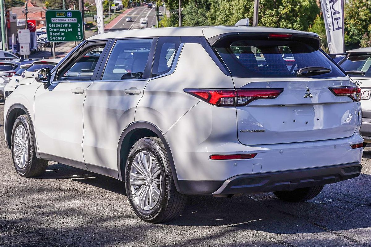 2024 Mitsubishi Outlander ES ZM