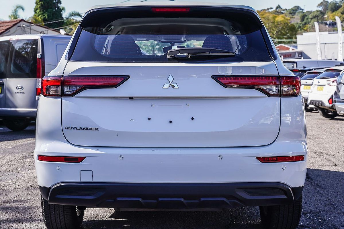 2024 Mitsubishi Outlander ES ZM
