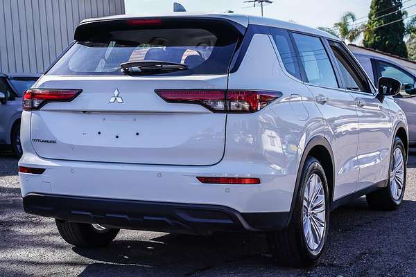 2024 Mitsubishi Outlander ES ZM