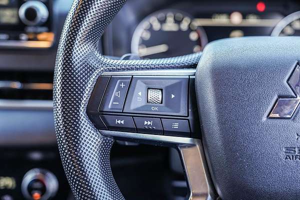 2024 Mitsubishi Outlander ES ZM